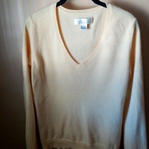 Collection 59/Bloomindale's 100% cashmere sweater